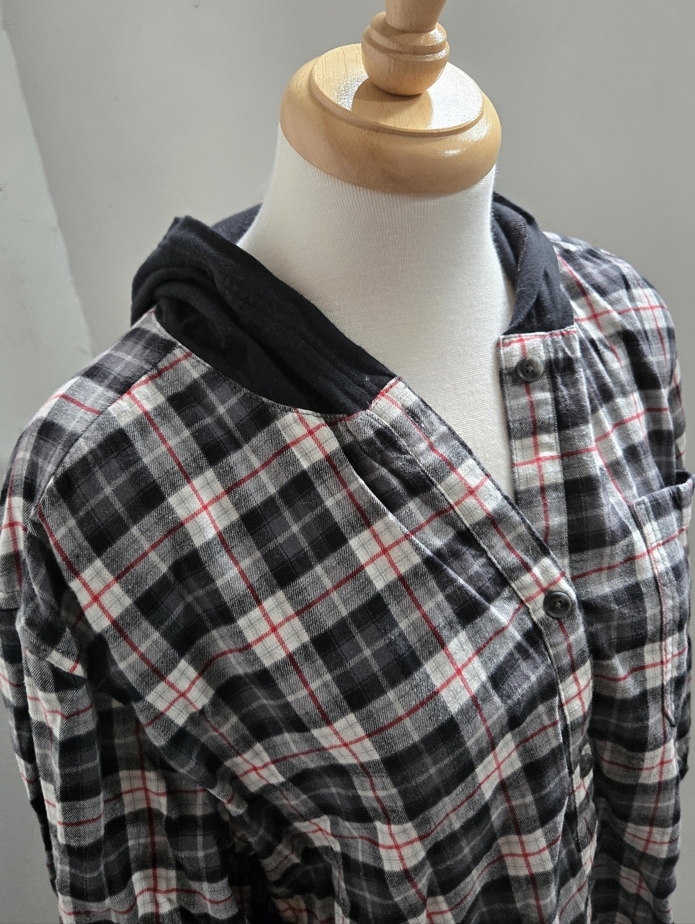 Eddie Bauer Black Hooded Plaid Shirt Jacket with Red Trim - Picture 5 of 9